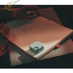 ⁦سماعات CMF Buds 2 من Nothing لاسلكية مزودة بعزل ضوضاء هجين بقوة 48 ديسيبل، بطارية تدوم حتى 55 ساعة، محرك صوت 11 مم بتقنية PMI، 6 ميكروفونات عالية الدقة لمكالمات واضحة، دعم الصوت المكاني (Spatial Audio)، مقاومة للماء والغبار بمعيار IP55، اللون رمادي غامق.⁩ - الصورة ⁦3⁩